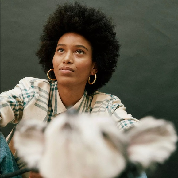 Madewell Chunky Gold Hoops - Picture 3 of 4